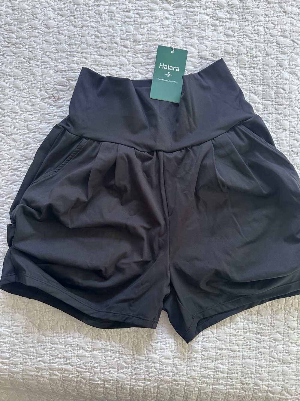 HALARA High-Waist Black Athletic Shorts with Wide Waistband